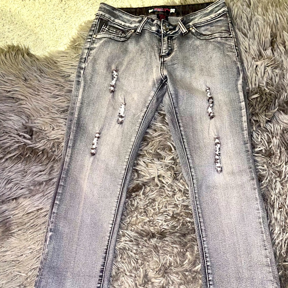 NWOT Cropped Distressed Jeans